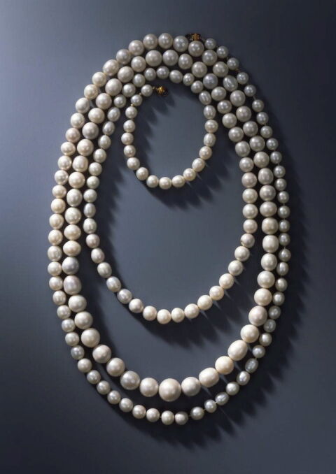 Jeden z przedmiotów skradzionych ze skarbca  