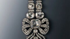 Jeden z przedmiotów skradzionych ze skarbca  