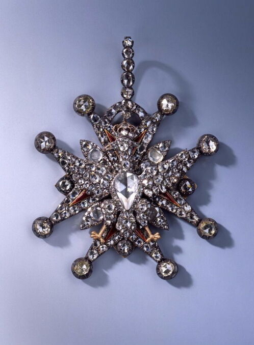 Jeden z przedmiotów skradzionych ze skarbca  