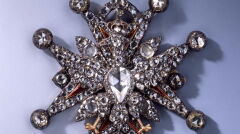 Jeden z przedmiotów skradzionych ze skarbca  