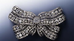 Jeden z przedmiotów skradzionych ze skarbca  